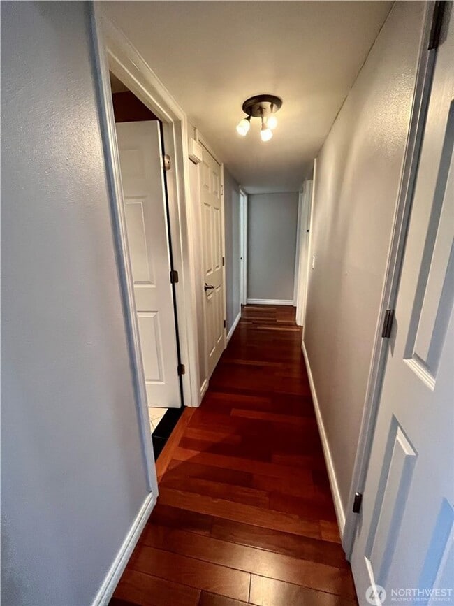 Building Photo - 4bd/1.75ba Renton Home