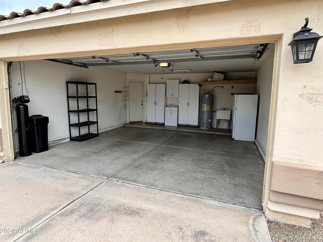 Building Photo - 7419 W Tina Ln