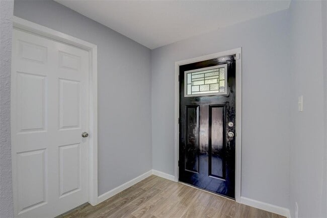 Building Photo - 4535 Turf Valley Dr