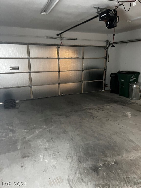 Building Photo - 513 Woodcrest Ct