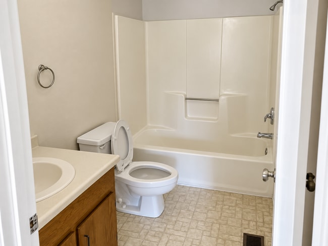 Building Photo - 4938 Log Cabin Dr
