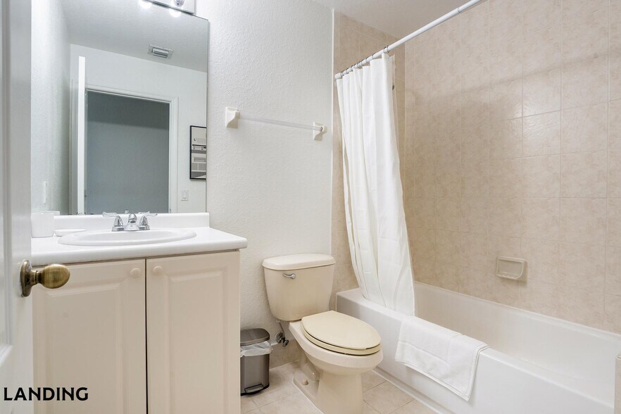 Building Photo - 1140 SE 24th Rd