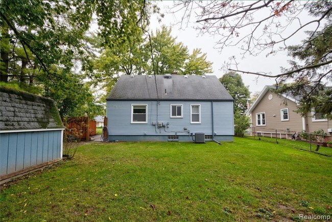 Building Photo - 249 S Chocolay Ave