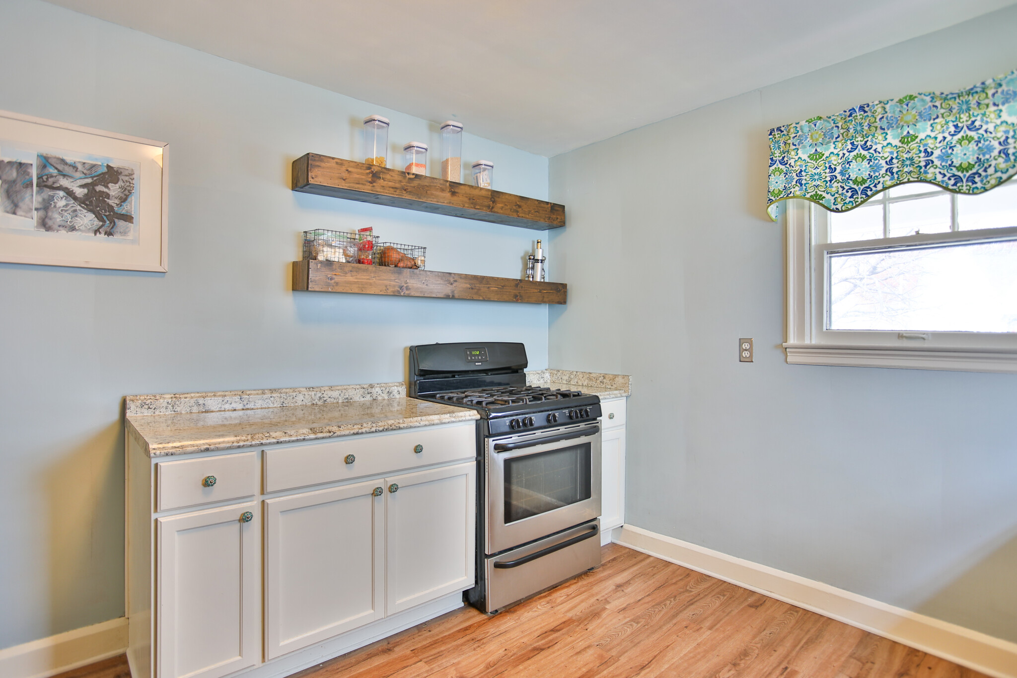 Kitchen/Gas Stove - 608 Merwin Ave