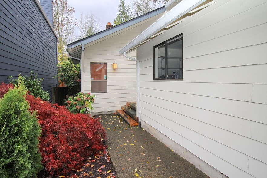 Building Photo - 13360 SW Gallop Ct