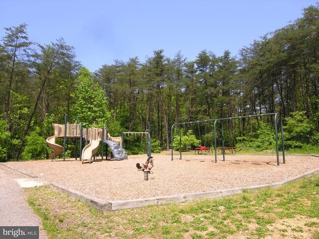 Building Photo - 6652 Debra Lu Way