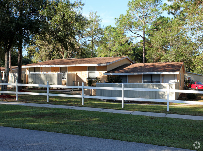 Primary Photo - Laurel Oaks