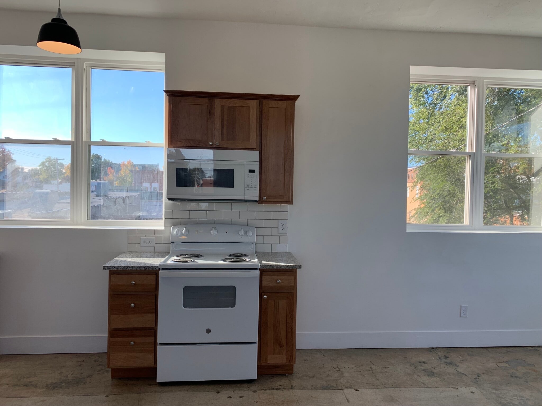 Building Photo - 111 N Walnut St