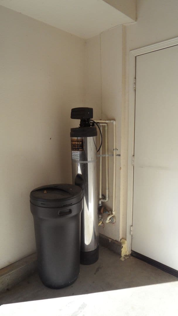 Building Photo - 3BR 2.5 BA 2 Story Home with 2 Car Garage