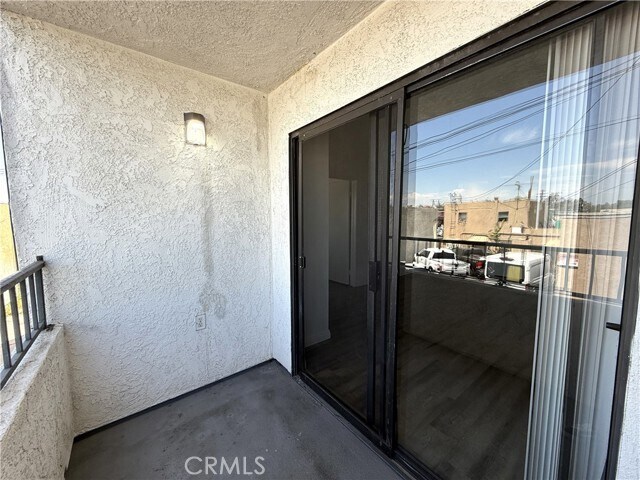 Building Photo - 1212 Gladys Ave