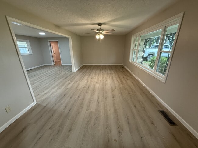 Building Photo - 24200 TN-22