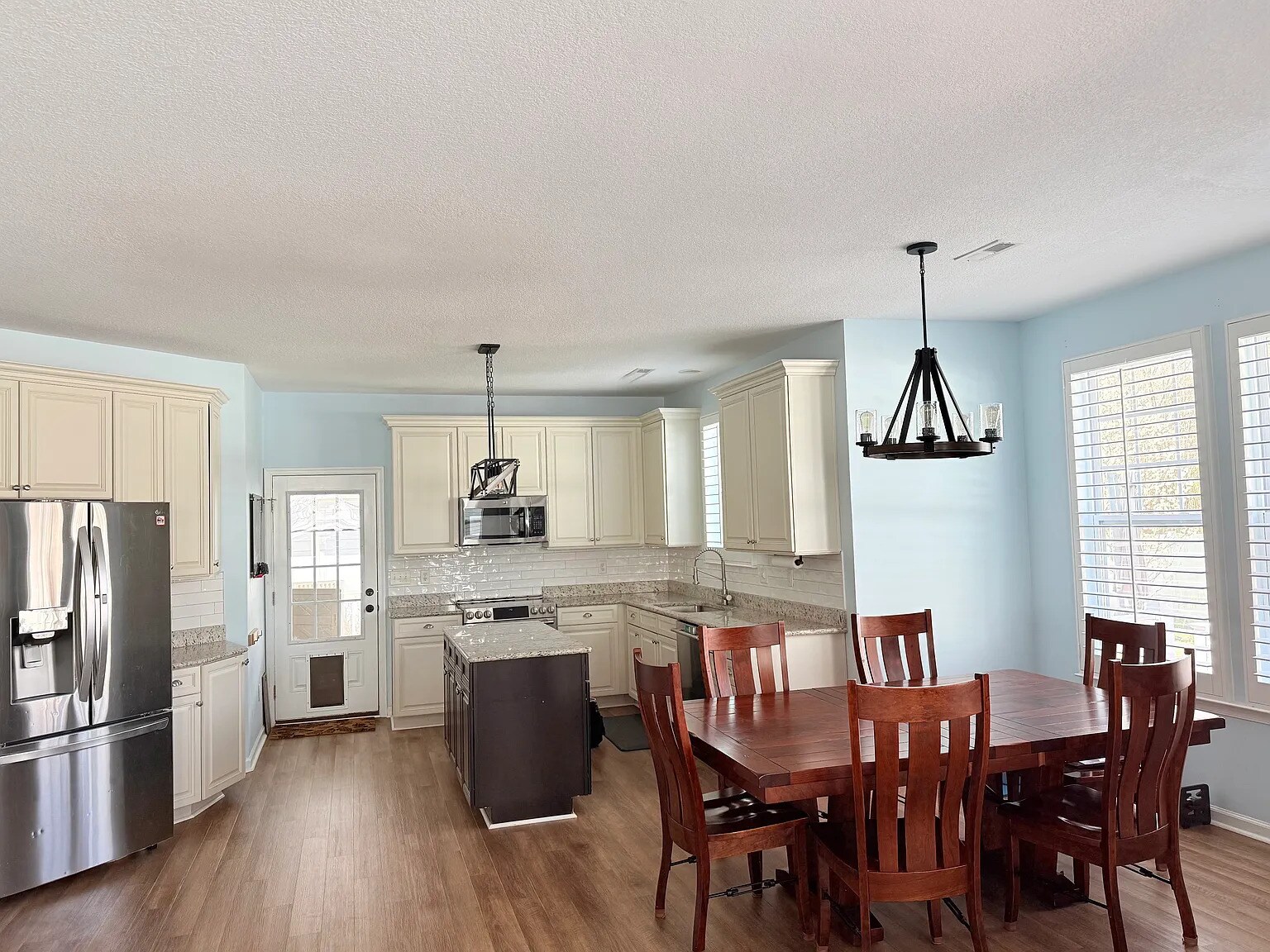 Building Photo - 931 Painted Lady Pl