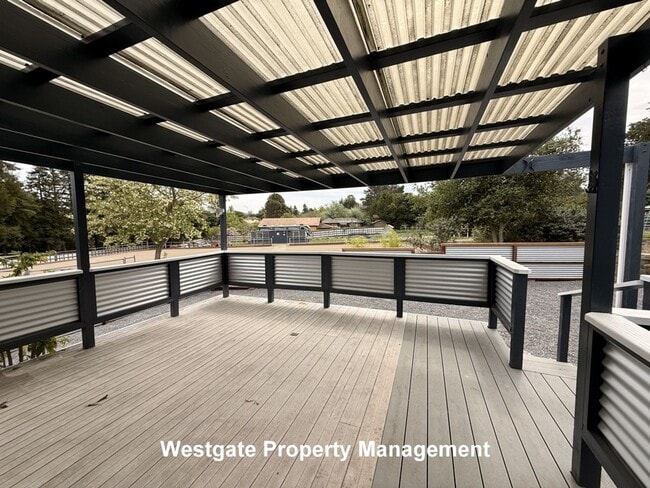 Building Photo - Beautiful Modern 2/2 Country Home - 985 Eastman Lane