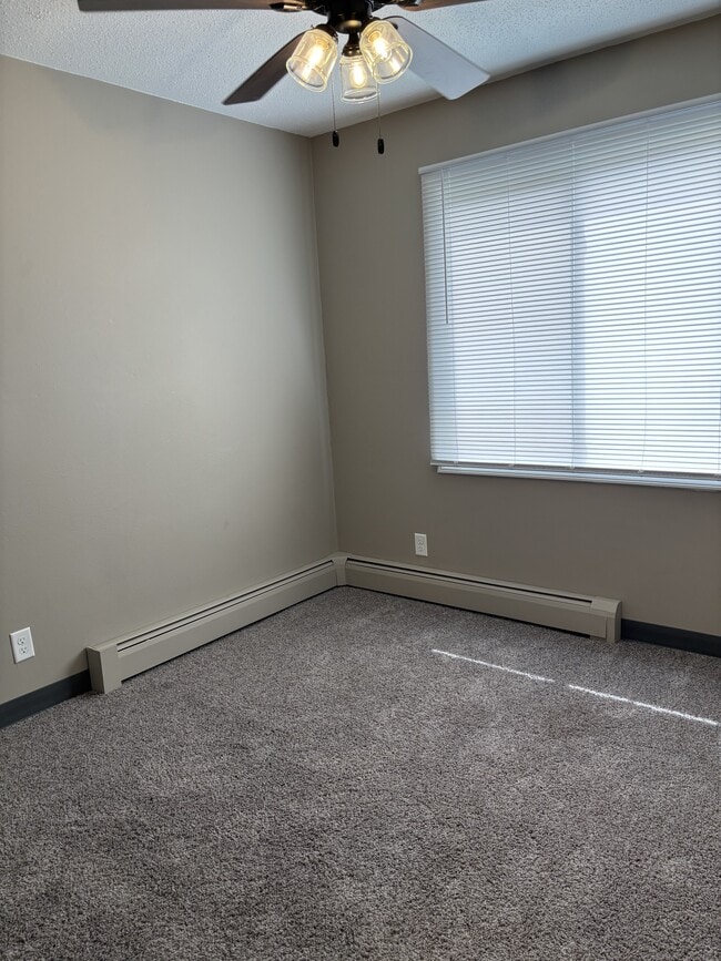 Building Photo - 1705 Edgewood Dr NW