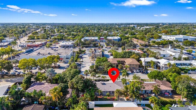 Building Photo - 2616 Middle River Dr