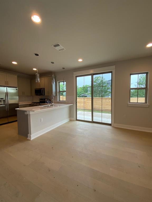 Building Photo - 6920 Bethune Ave