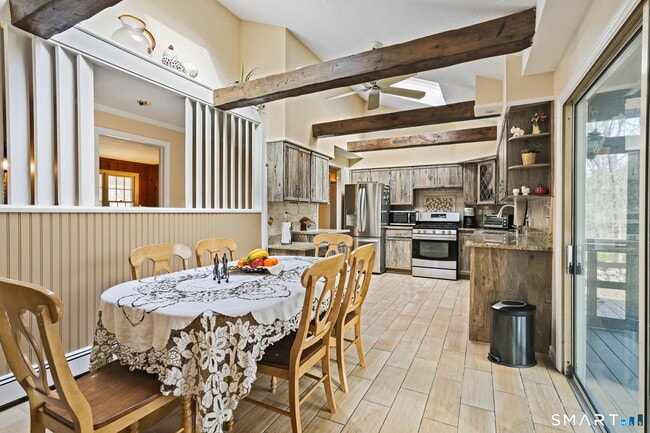 Building Photo - 15 Flat Rock Dr