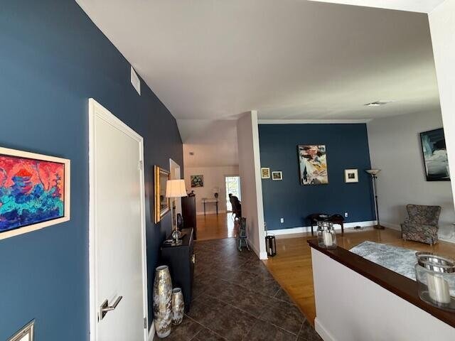 Building Photo - 847 Foresteria Ave