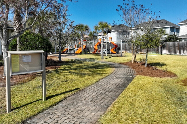 Building Photo - 154 Christian Dr