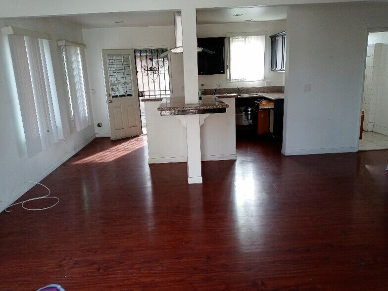 Building Photo - 237 S Matthisen Ave