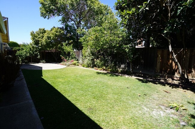 Building Photo - Beautiful Updated San Jose Home!