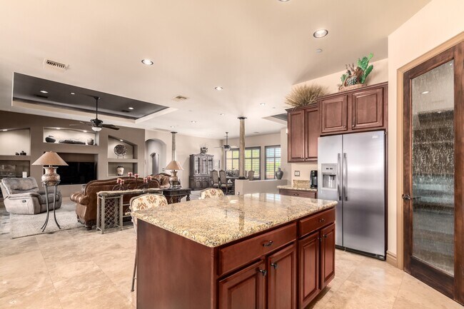 Stunning 3 bedroom, 2.5 bathroom home for lease in beautiful Rio Verde! - 26446 N Avenida del Ray