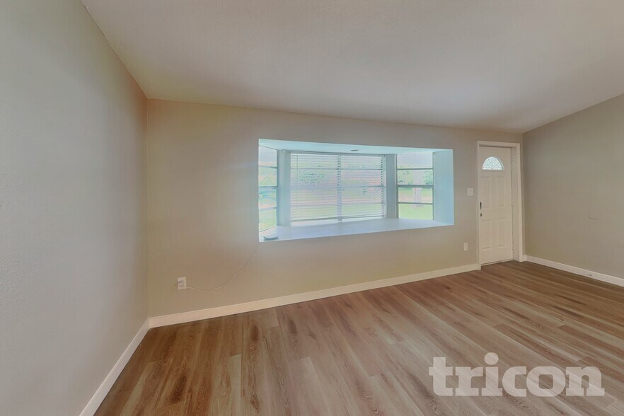 Building Photo - 1819 Brentwood Dr