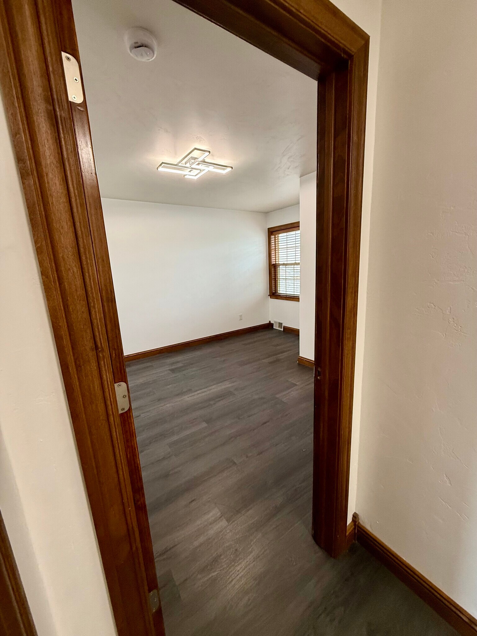 Building Photo - 707 Edge Point Ct