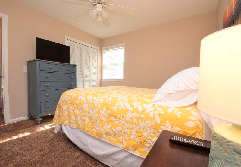 Building Photo - 617 Plymouth Dr