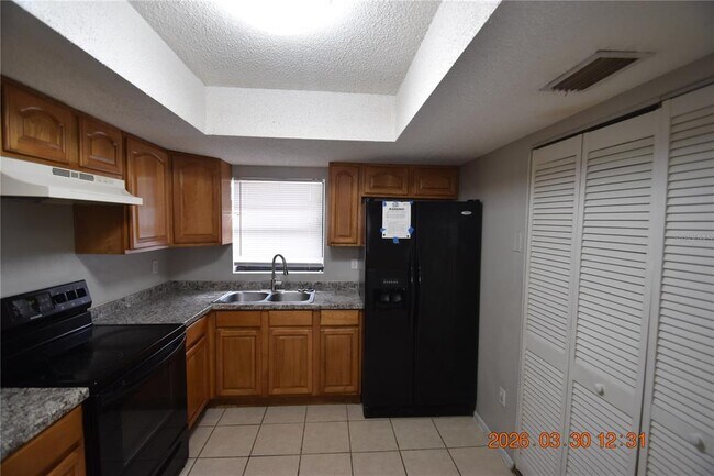 Building Photo - 2014 E Linebaugh Ave.