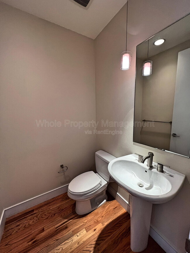 Building Photo - 2403 Bryant St