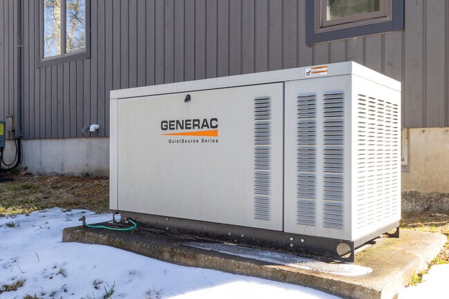 Building Photo - 9 Belshyre Ct