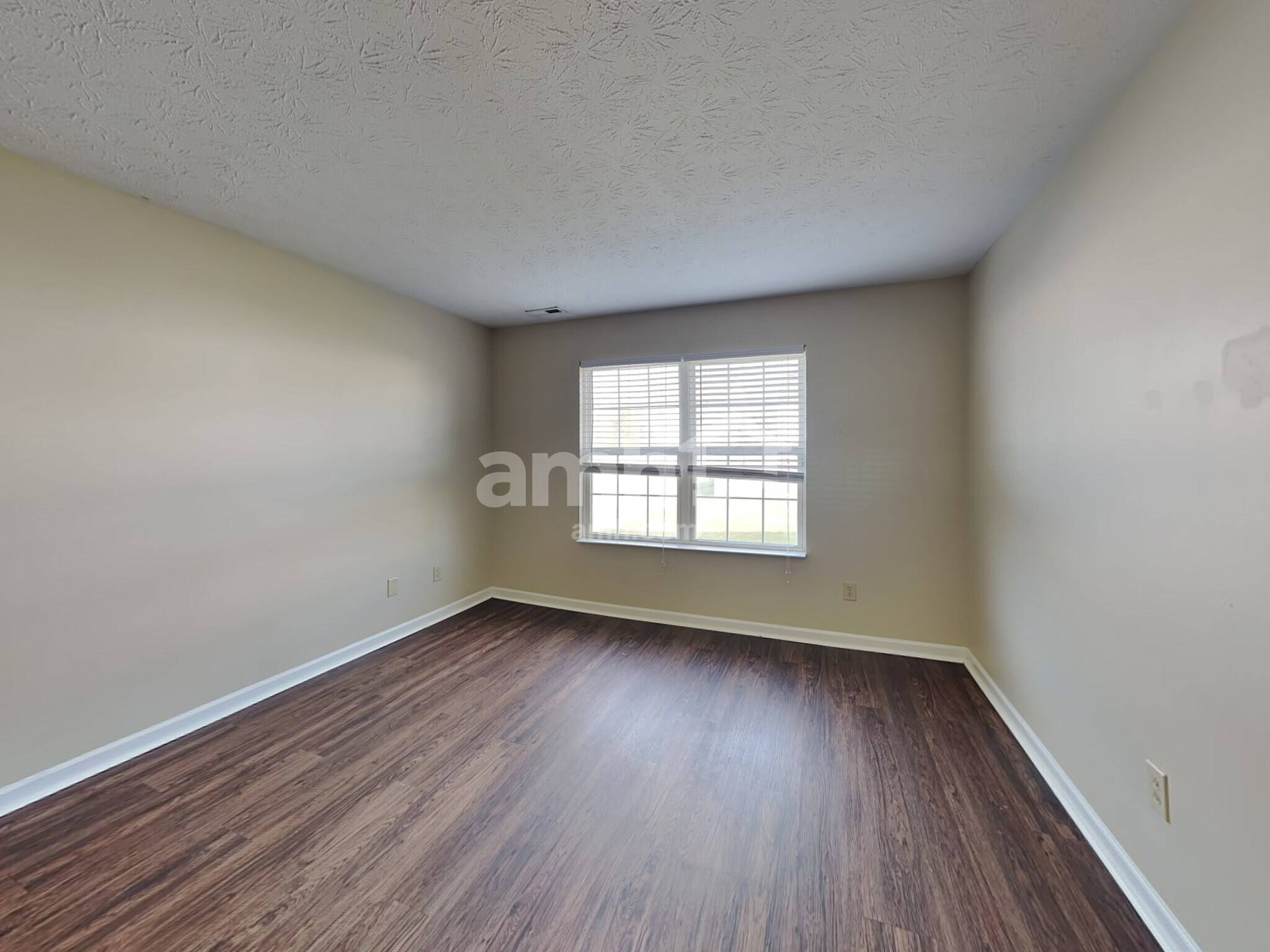 Building Photo - 5633 Rambling Dr