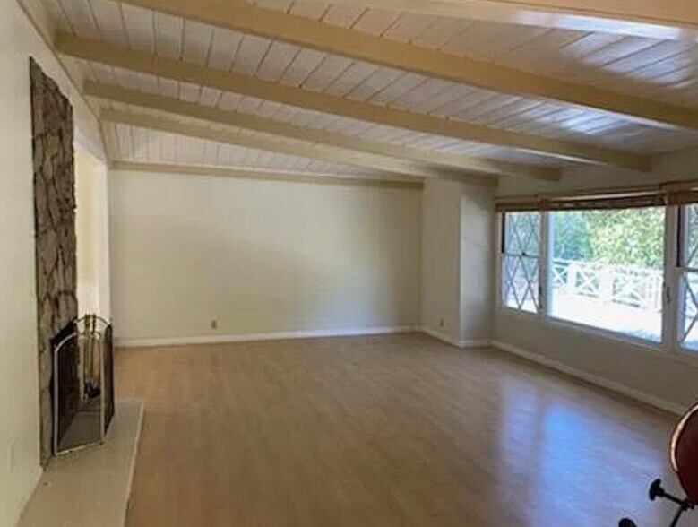 Primary Photo - 4748 Zelzah Ave