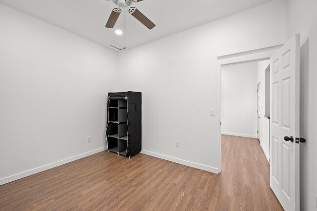 Building Photo - 2653 Newton Ave