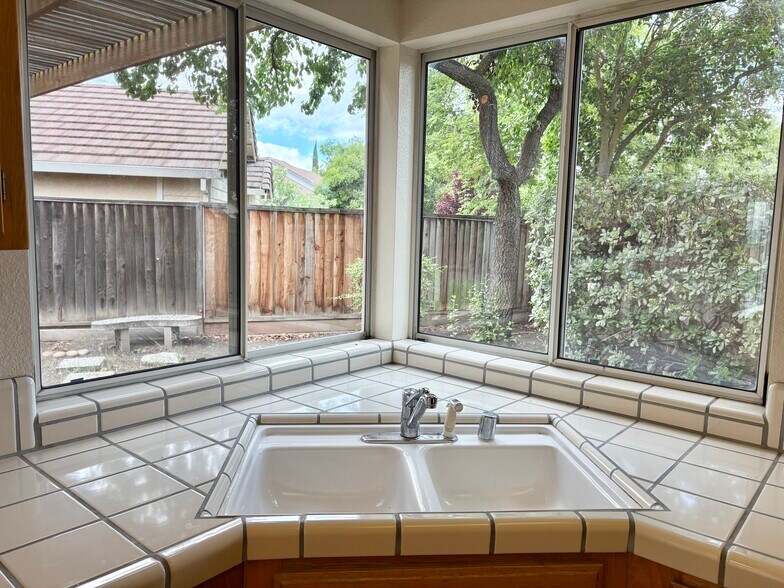 Building Photo - 1363 Egret Dr