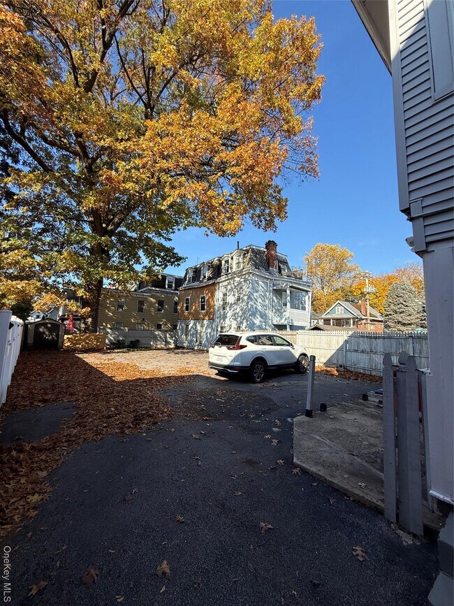 Building Photo - 27 Balding Ave