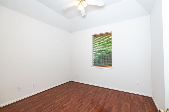 Building Photo - 1626 Maryvale Dr
