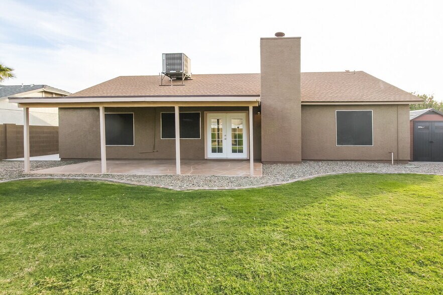 Building Photo - 6320 W Port Royale Ln