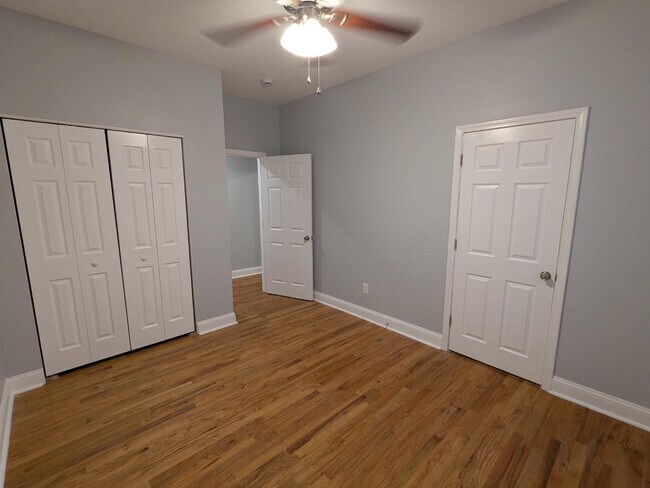 Building Photo - 3911 Castleman Ave