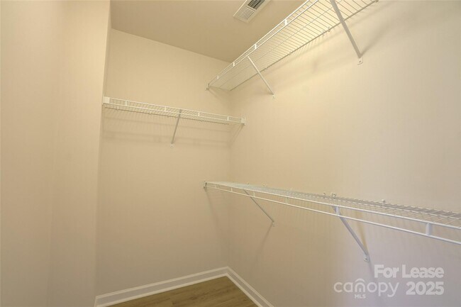 Building Photo - 9510 Birkwood Ct