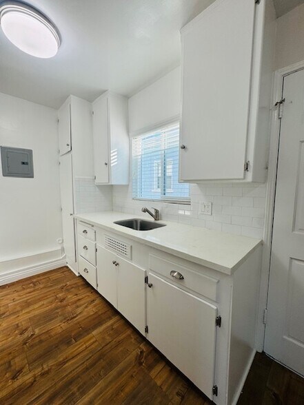 Building Photo - 200 N Lima St