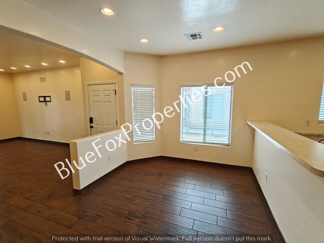 Building Photo - 6621 S De Concini Dr
