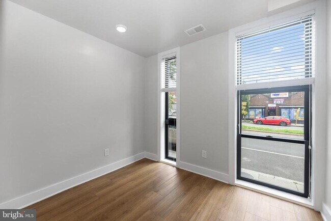 Building Photo - 1100 Bladensburg Rd NE