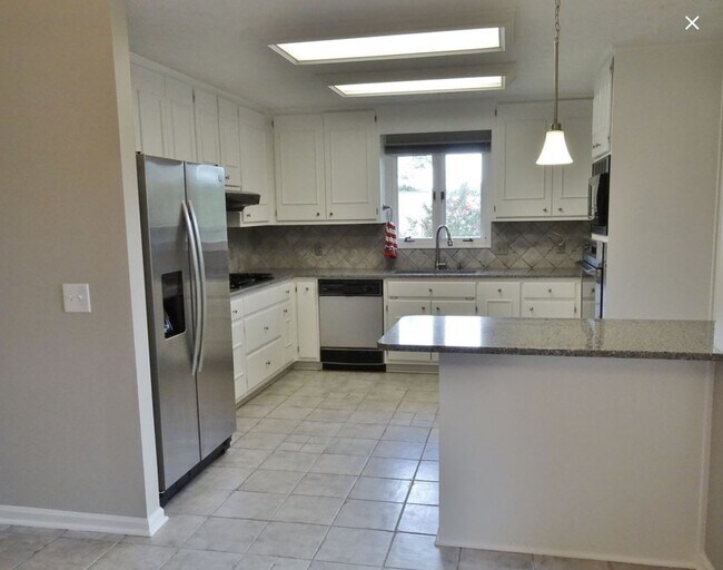 Building Photo - 6548 Mink Dr