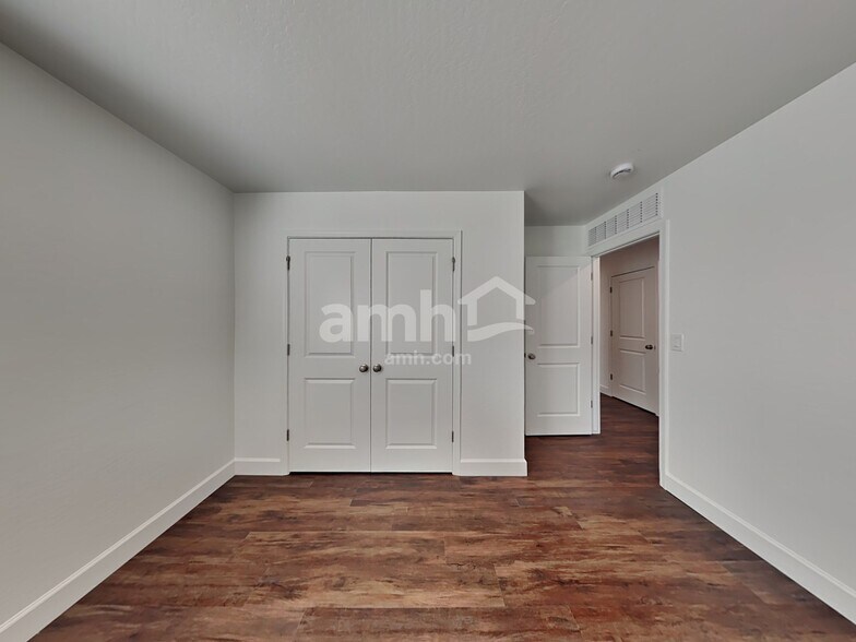 Building Photo - 17151 W Townley Ave