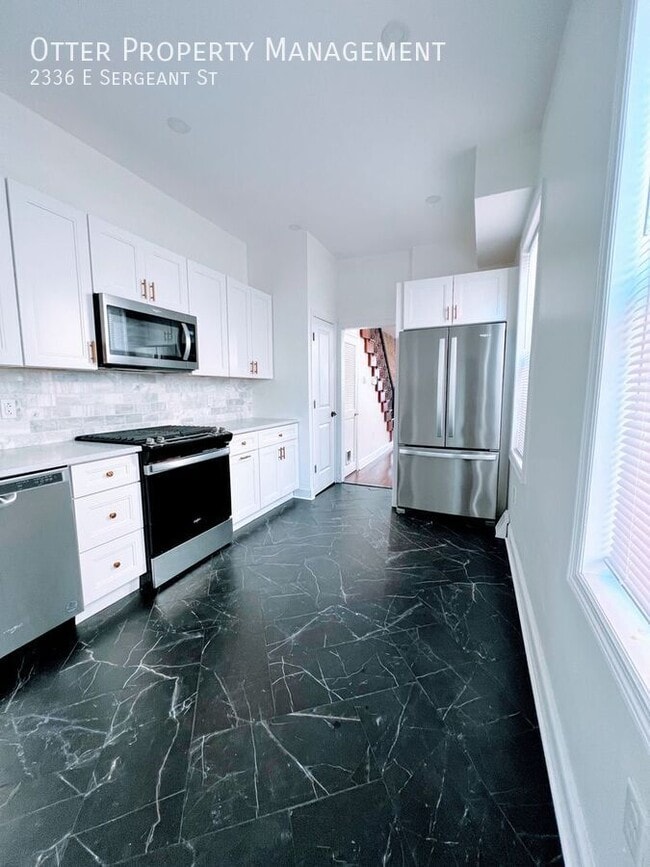 Building Photo - 2336 E Sergeant St