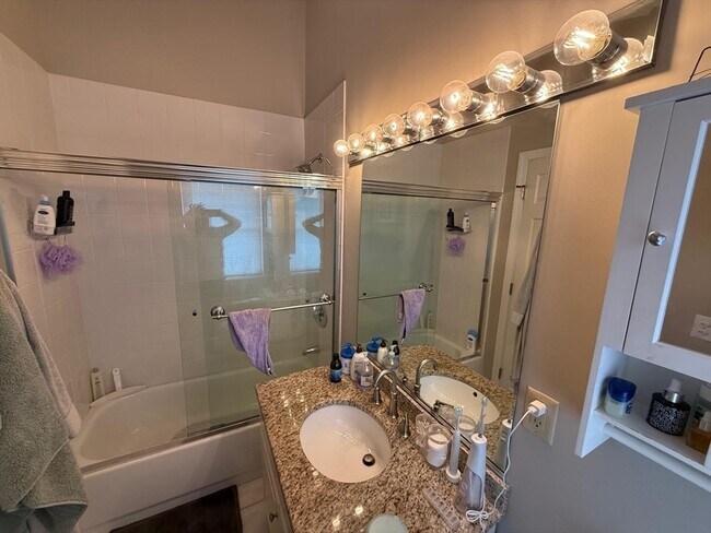 Building Photo - 184 Bishops Forest Dr