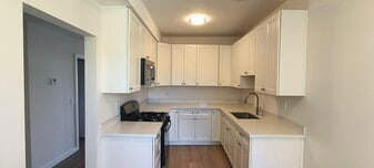 Building Photo - La Playa Apartments