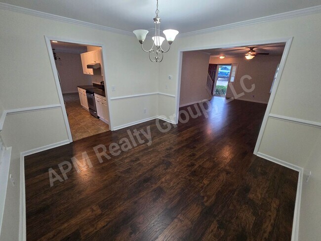 Building Photo - 212 Jasmine Pl Dr